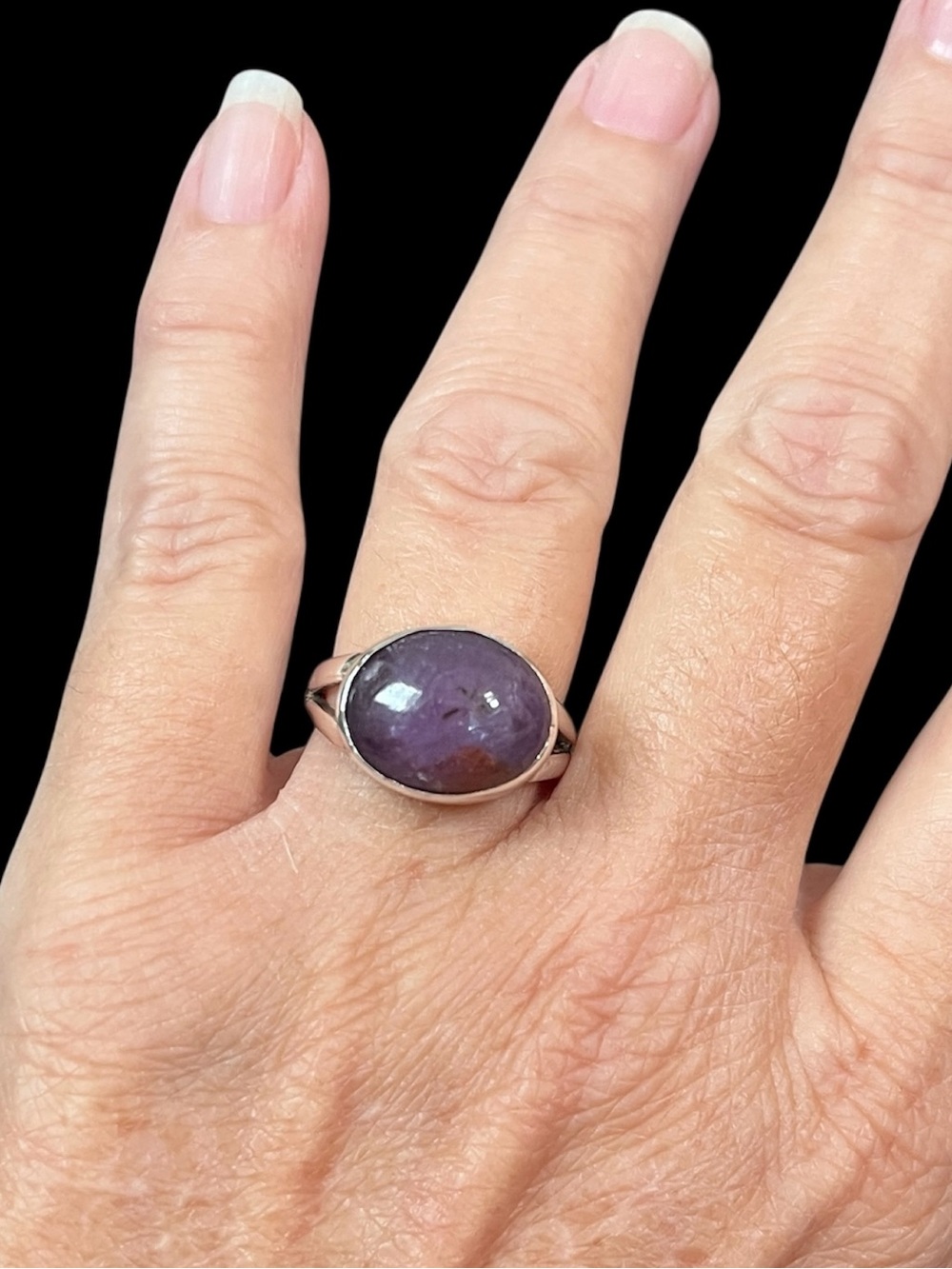 Vintage 925 Sterling Silver Natural Plum Star Sapphire Split Shank Ring 8.25